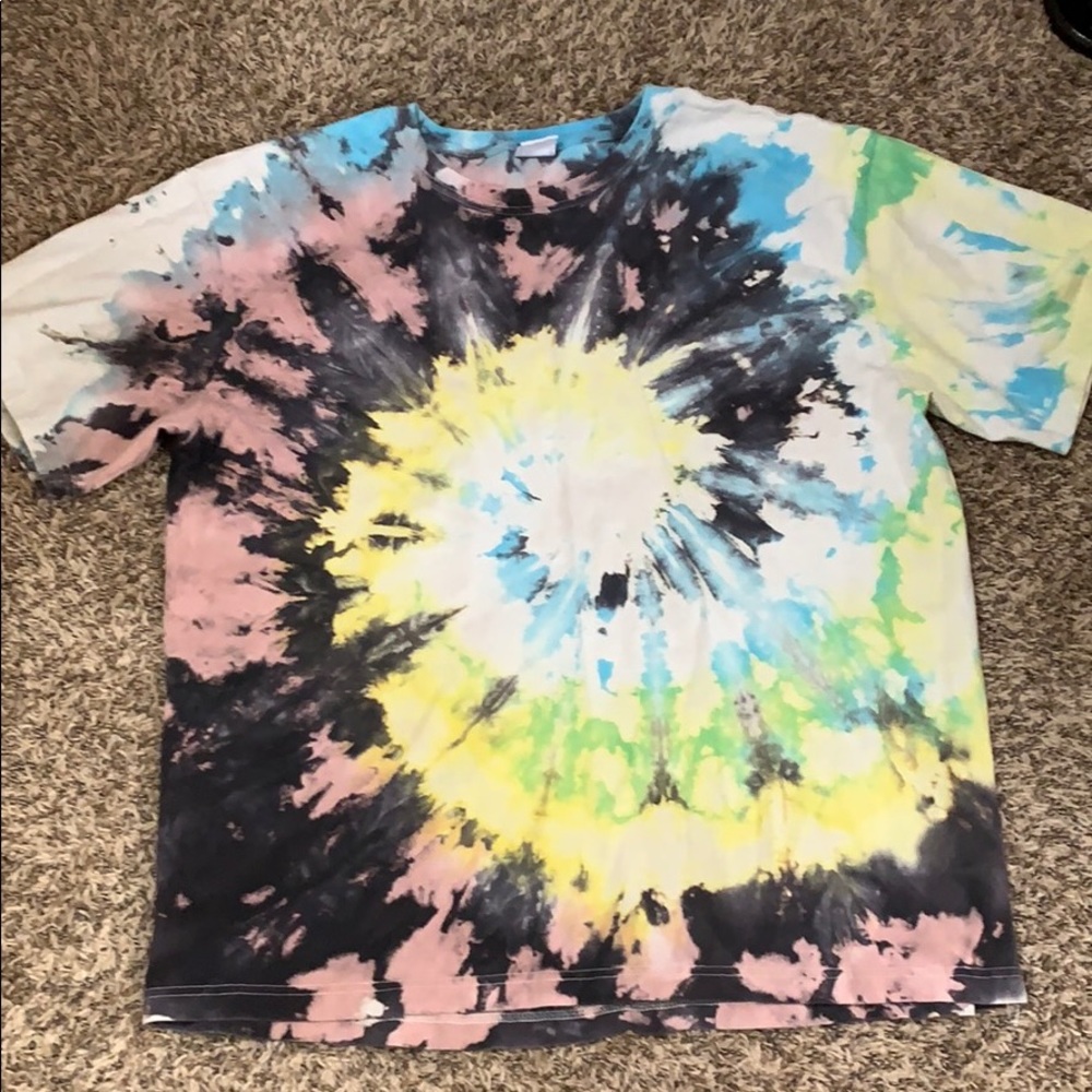 Unique spiral tie-dye urban outfitters tee